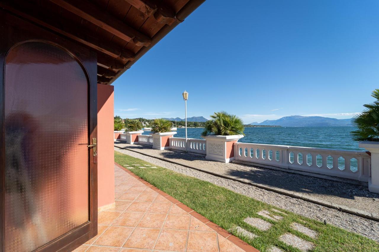 Villa Garuti Village Padenghe sul Garda Exteriör bild