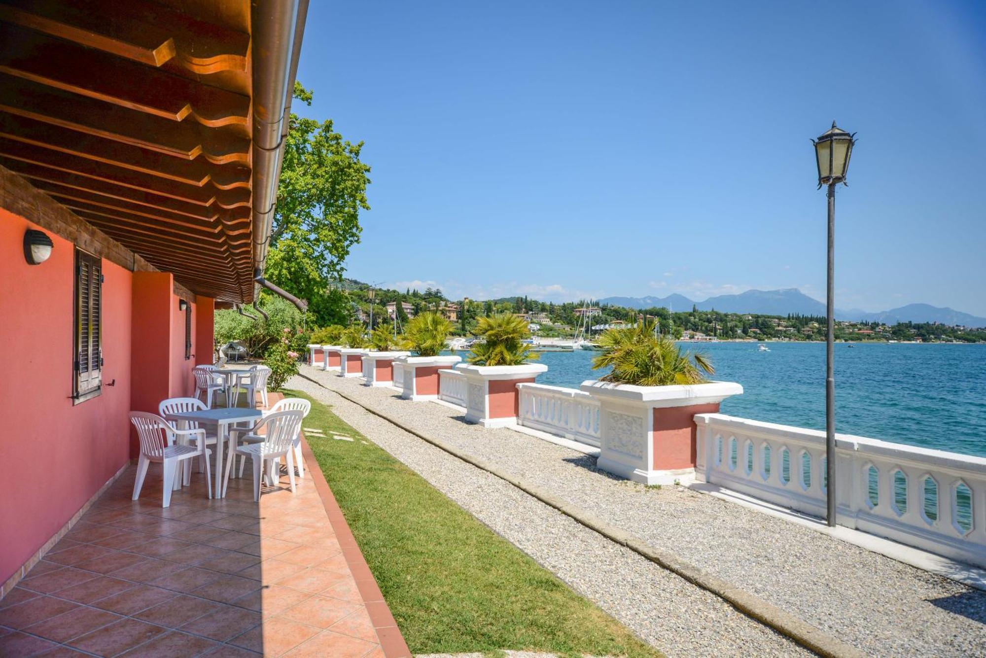 Villa Garuti Village Padenghe sul Garda Exteriör bild
