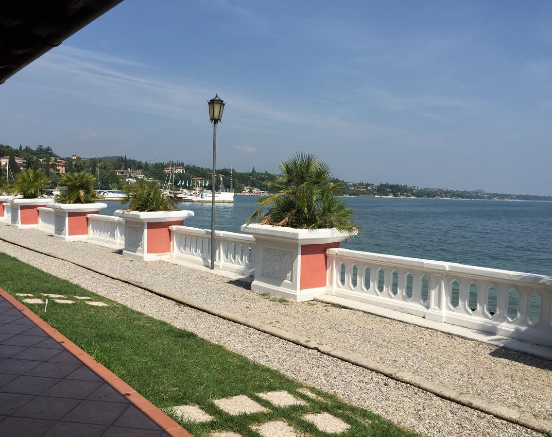 Villa Garuti Village Padenghe sul Garda Exteriör bild