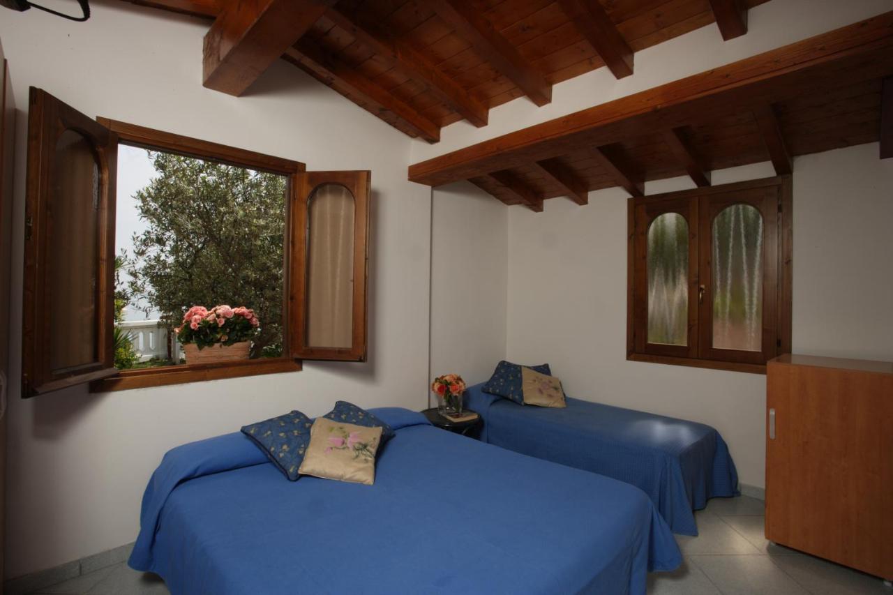 Villa Garuti Village Padenghe sul Garda Rum bild